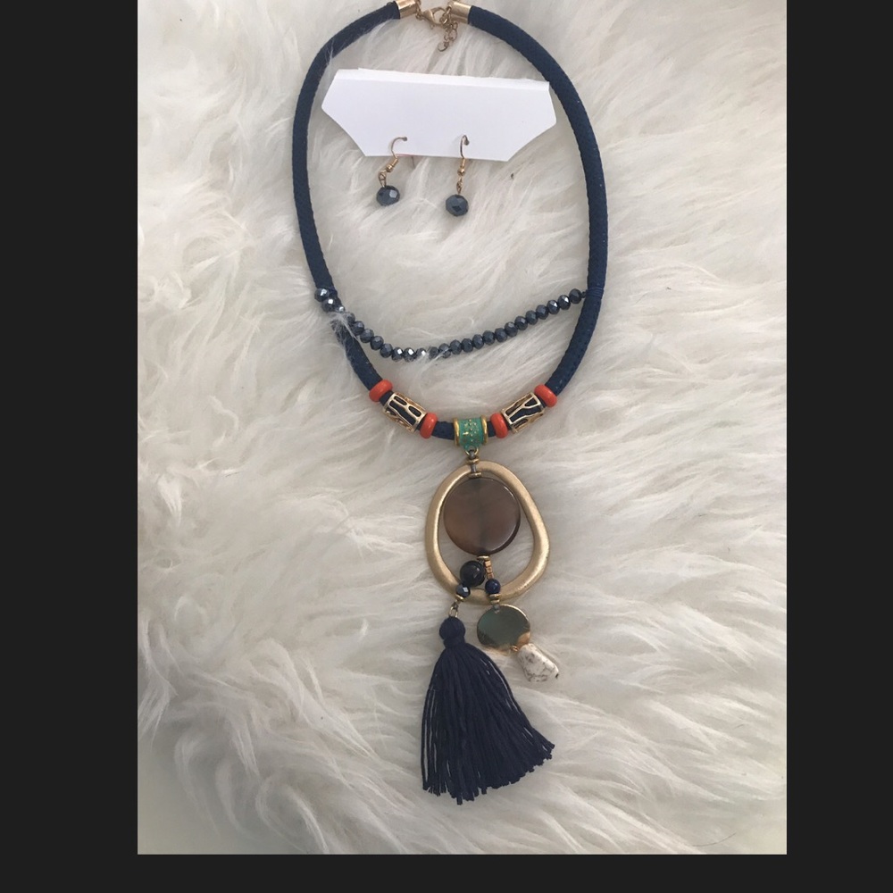 Necklace and earrings Set